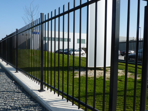 Paket TRAVERSA H=1,25 m verdeckte Befest. RAL 6005