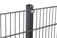 Pfosten Typ VP für Zaunhöhe 1,40 m RAL6005 Pfosten Typ VP für Zaunhöhe 1,40 m RAL6005