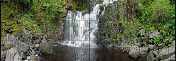 Motiv Waldwasserfall - Panorama XL Sichtschutzstreifen für Doppelstabmattenzaun